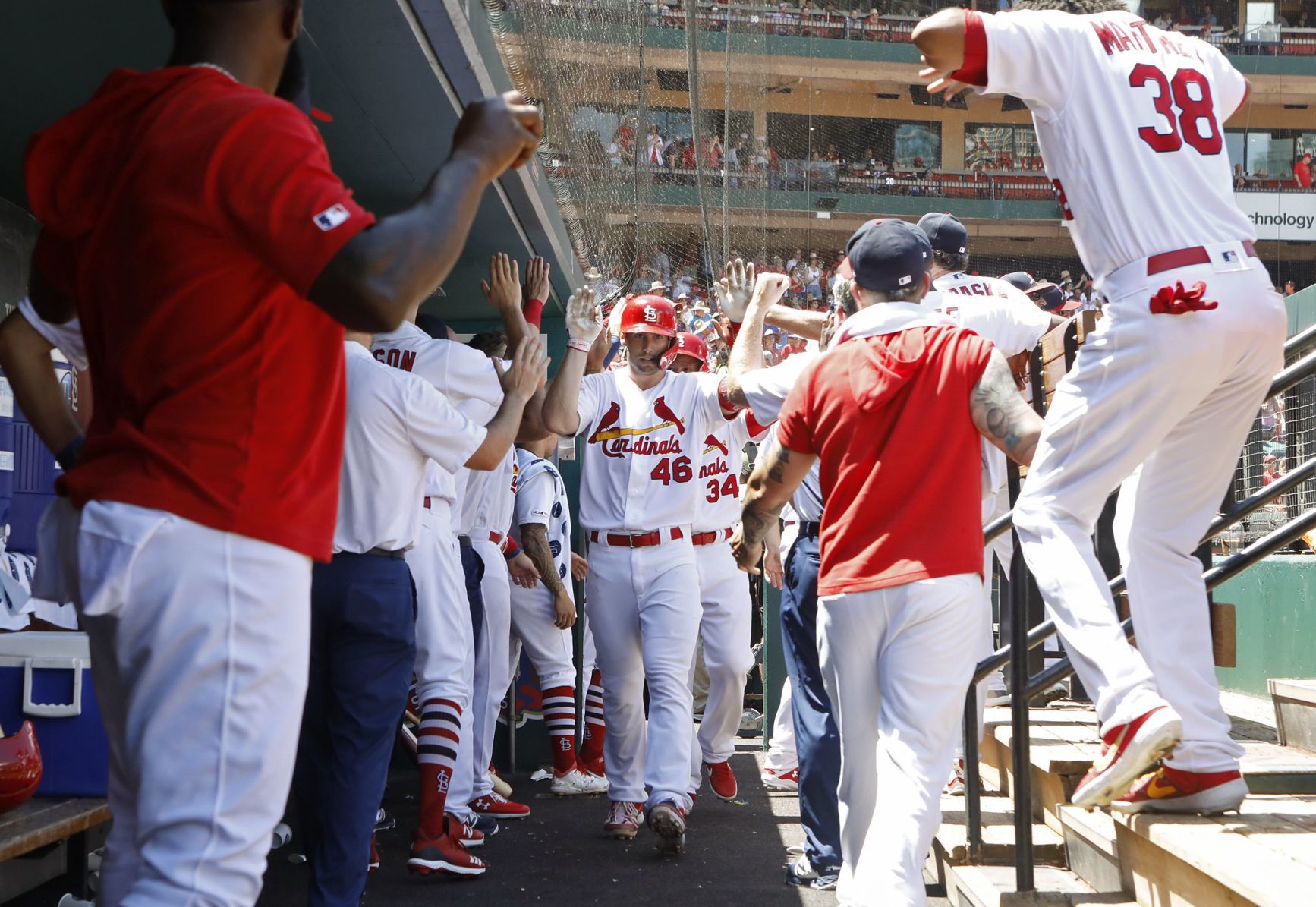 Cards rattle the Diamondbacks 5-2